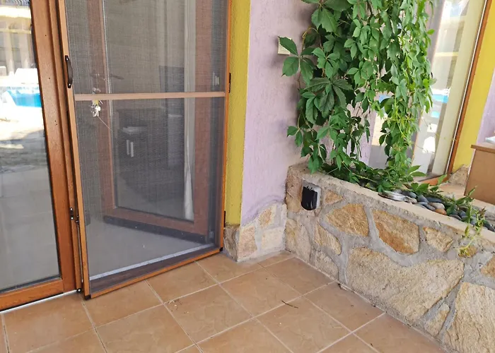 за гости гардън бийч Apartment Tschernomorez