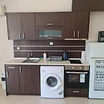 за гости гардън бийч דירה צ'רנומורץ