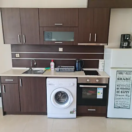 Апартамент за гости гардън бийч Черноморец