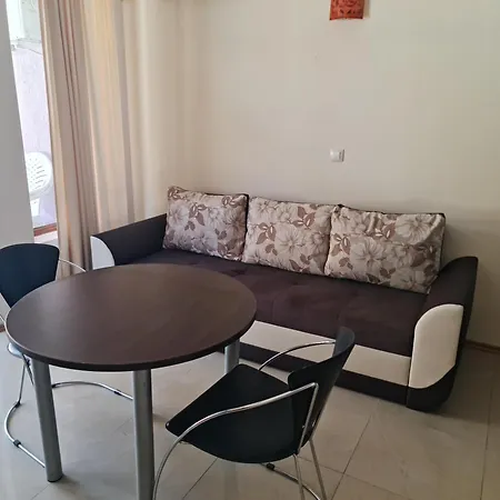 за гости гардън бийч Apartamento Chernomorets